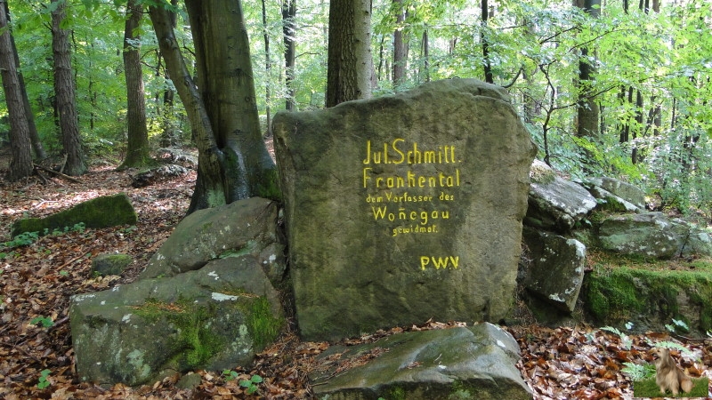 Ritterstein Nr. 284-2 Julius Schmitt Frankenthal dem Verfasser des Wonnegau gewidmet..JPG - Ritterstein Nr.284 Julius Schmitt Frankenthal dem Verfasser des Wonnegau gewidmet.